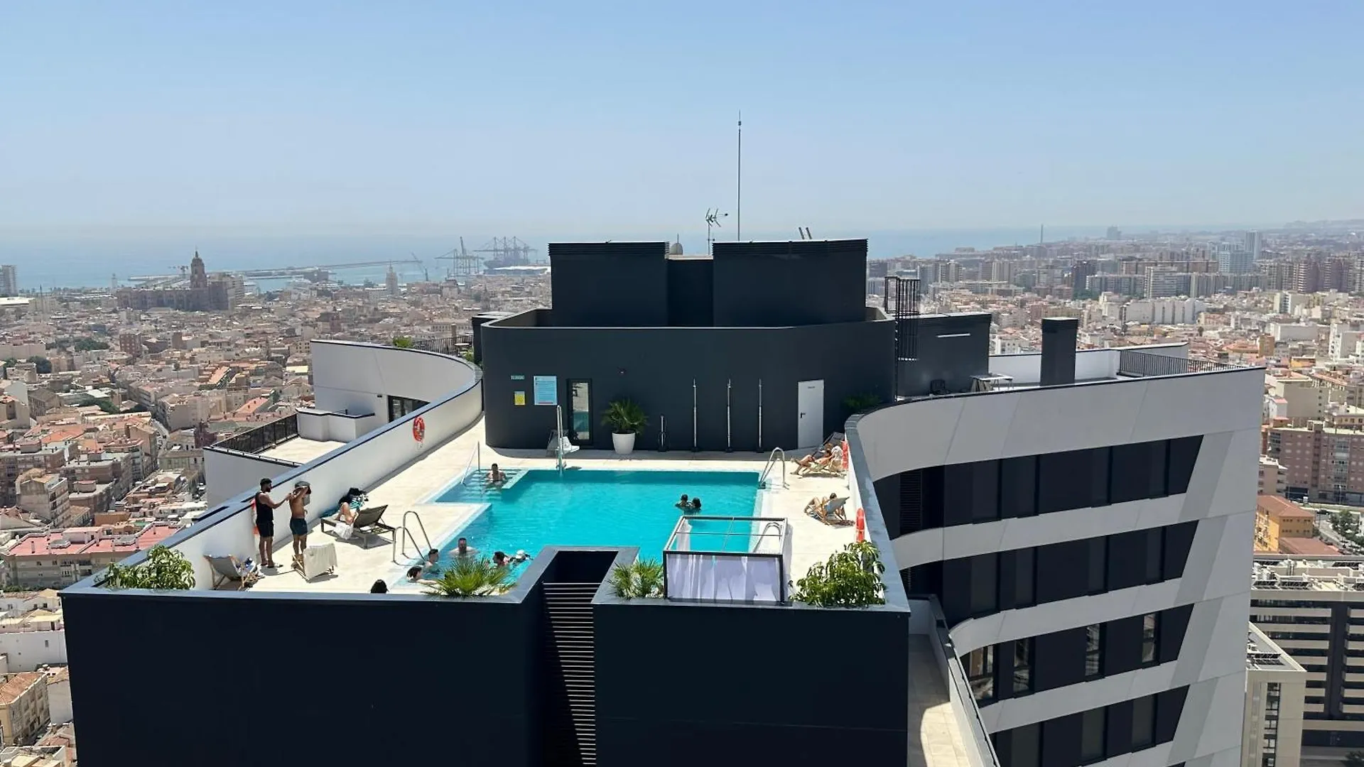 One Bed Apartment On 14 Floor Urban Sky By P&O 말라가