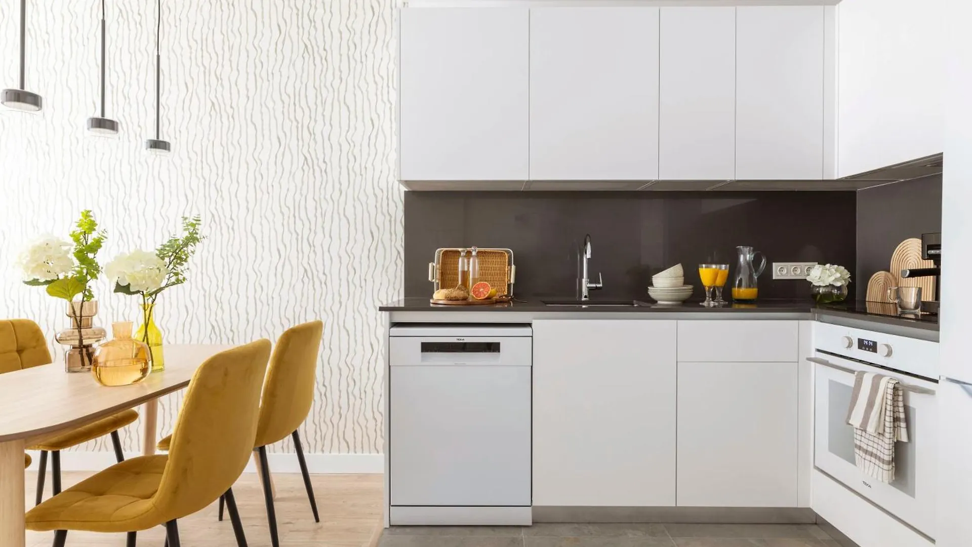 One Bed Apartment On 14 Floor Urban Sky By P&O 말라가